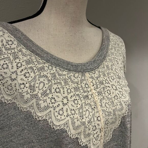 Cacique Plus Size Grey Lace Scoop Neck Short Sleeve Tunic - Picture 2 of 11